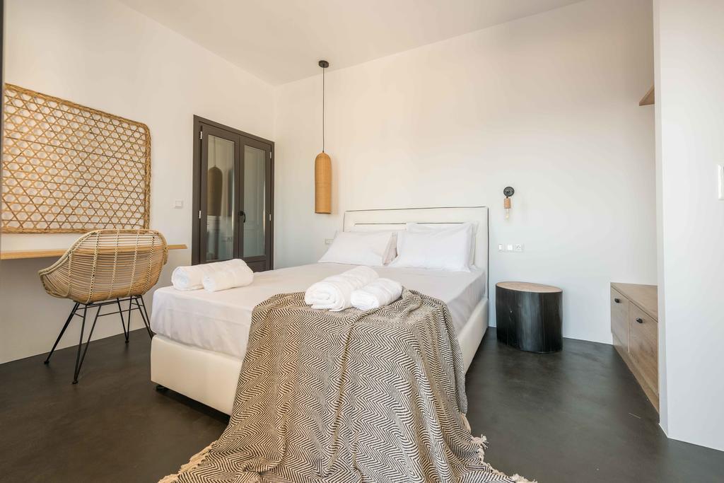 Black Cactus Apartment *