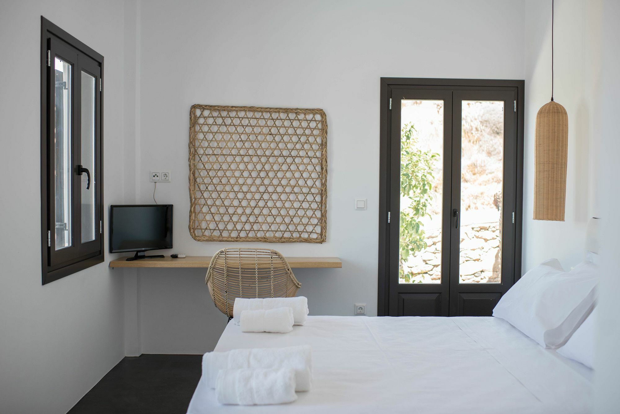 Black Cactus Apartment Agios Ioannis Diakoftis